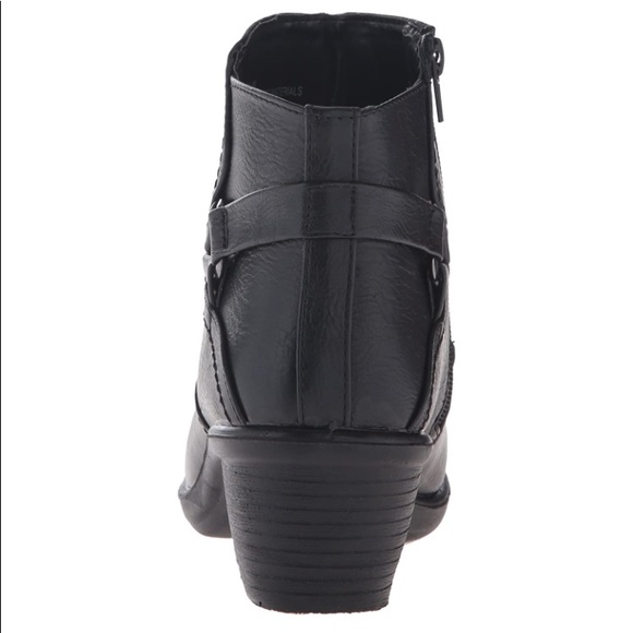 Easy Street Women's Dawnta Ankle Bootie - Picture 3 of 7